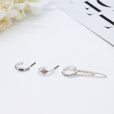 Le costume argenté Diamond Cartilage Hoop Earrings Princess a coupé Diamond Stud Earrings